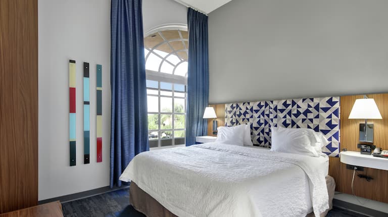Single King Bedroom in Whirlpool Guestroom Suite 