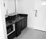 套房設有吧台、迷你冰箱及微波爐