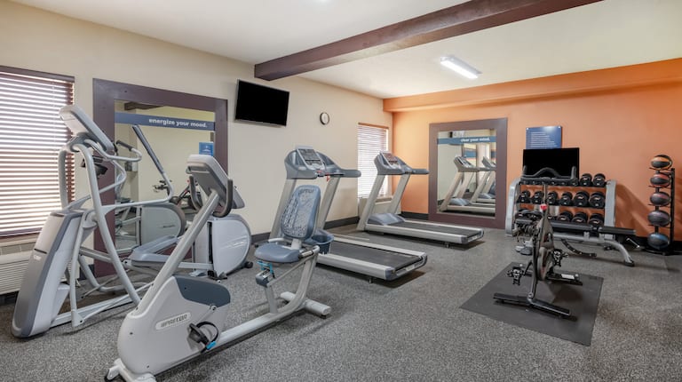 on site fitness center, treadmills, Peloton bike, elliptical, free weights