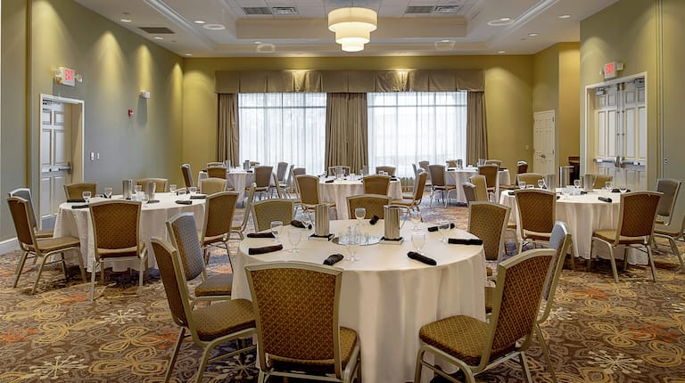 Hilton Garden Inn Meeting Room with Tables and Chairs