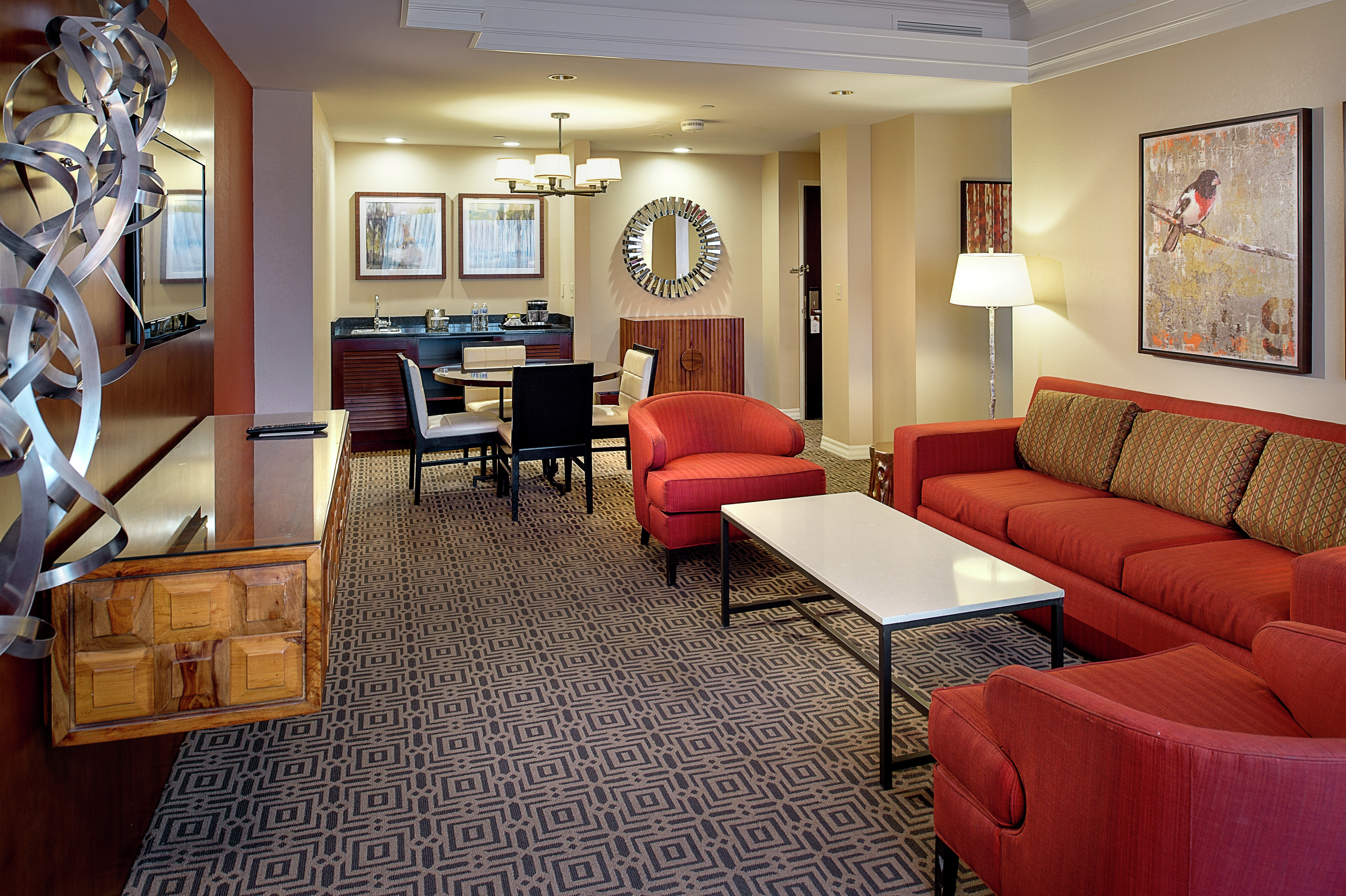 King Executive Suite with Living Area, Dining Area, Wet Bar, and Room Technology