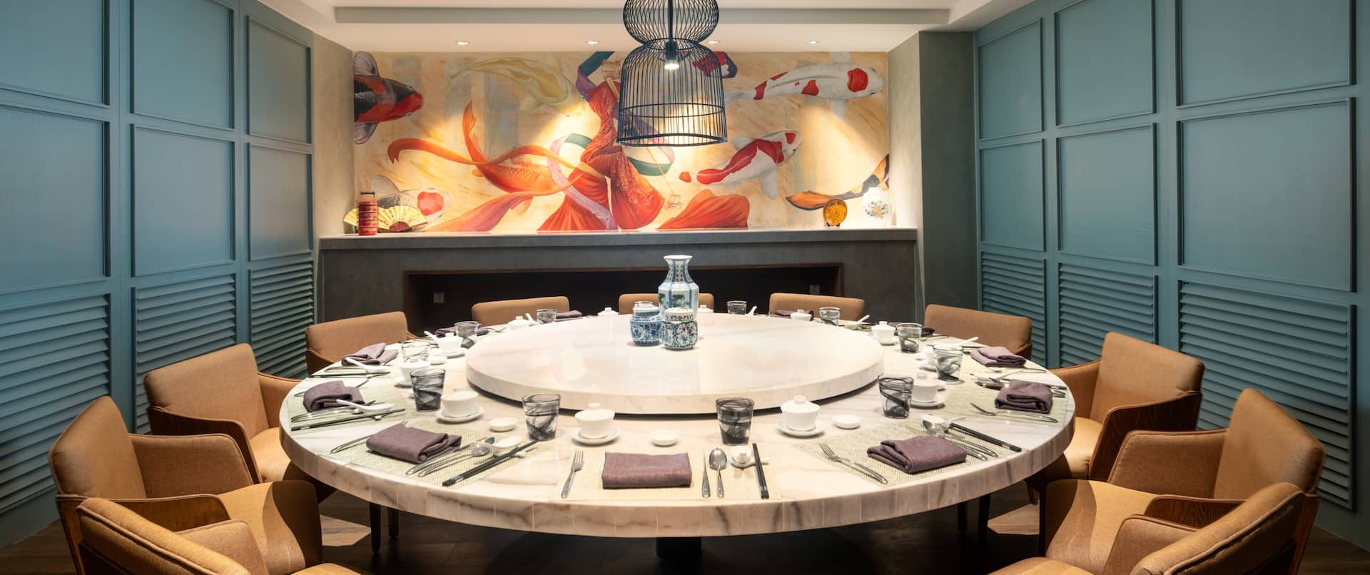Round Table Dining