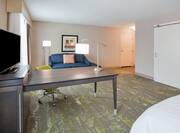 Accessible King Guestroom   