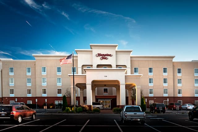 Welcome to Hampton Inn Statesville.