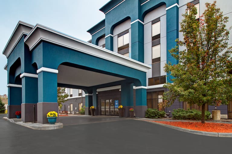 Hampton Inn & Suites Syracuse Dewitt Hotel – Außenansicht