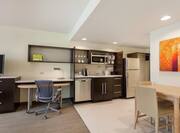 Guestroom Suite with Kitchen, Room Technology, and Work Desk