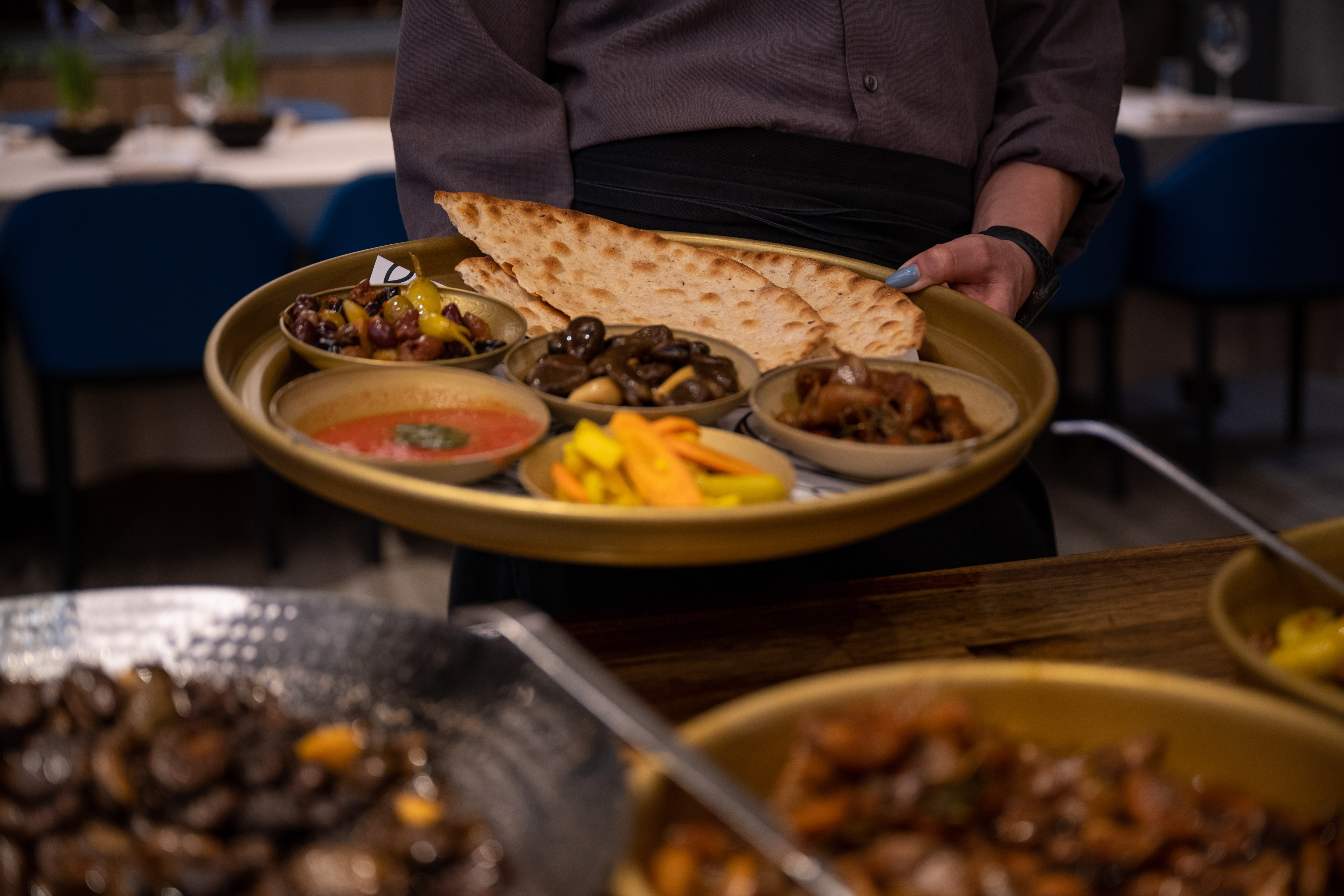 darya restaurant plated food being served