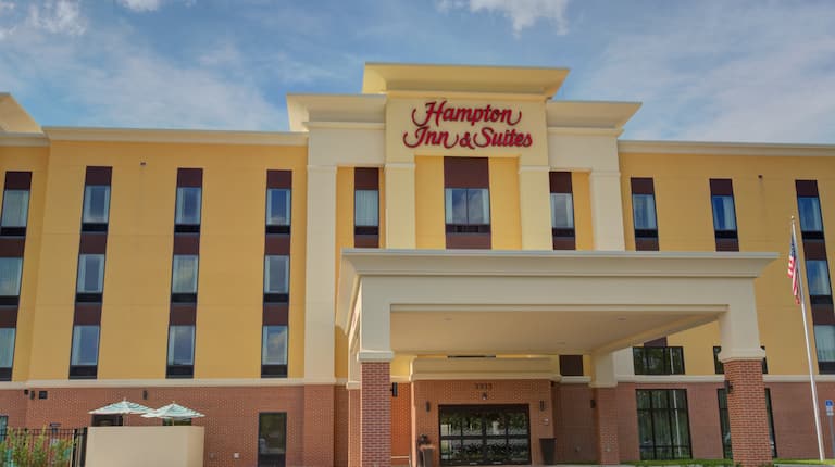 Hampton Inn And Suites Tampa Hotel Near Busch Gardens