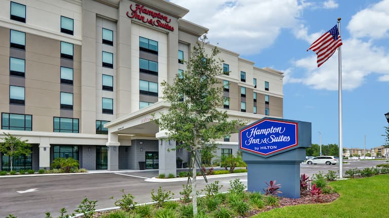 front of hotel exterior view