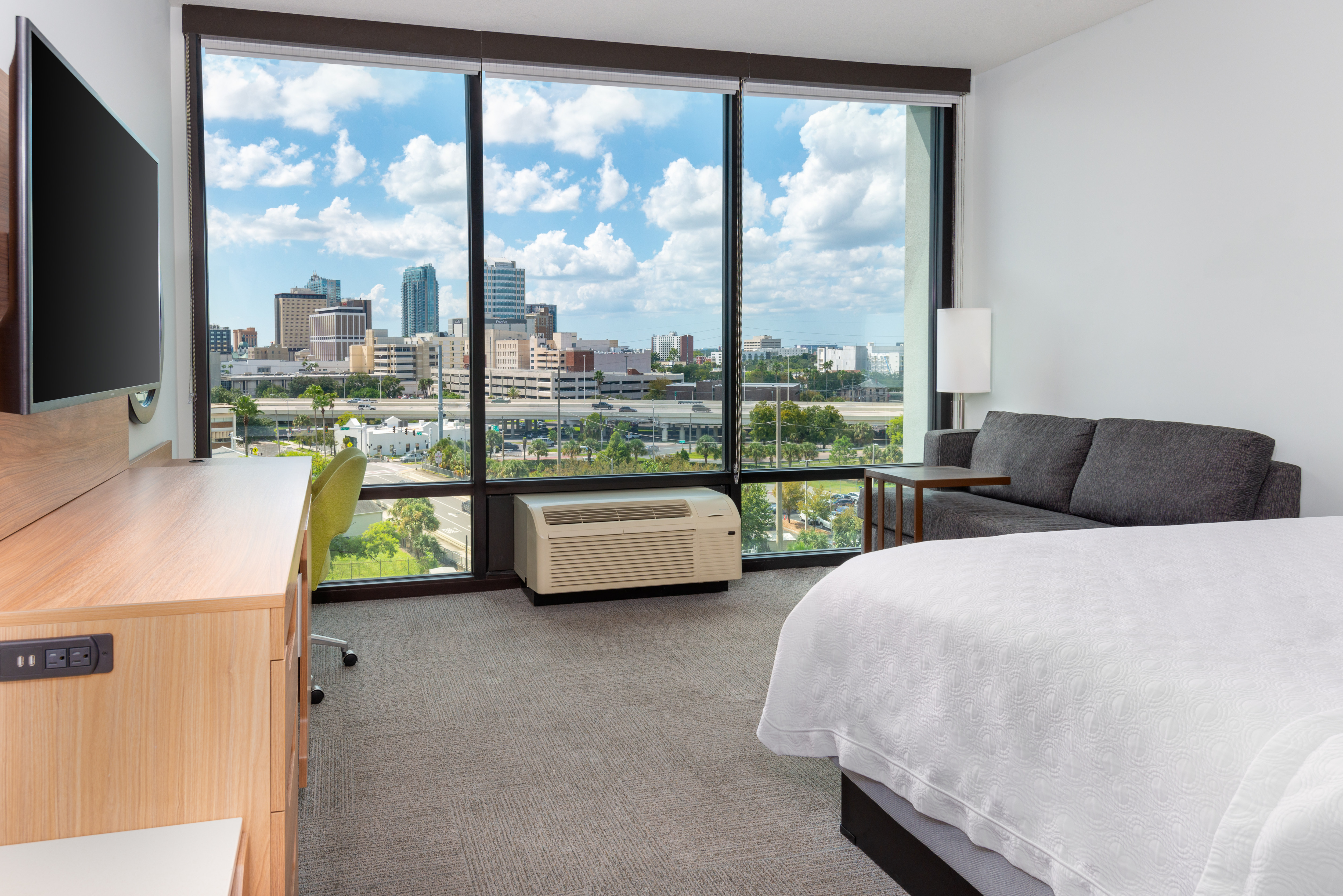 King Bedroom With City View