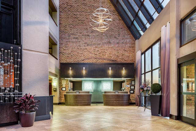 DoubleTree Lobby with Front Desk