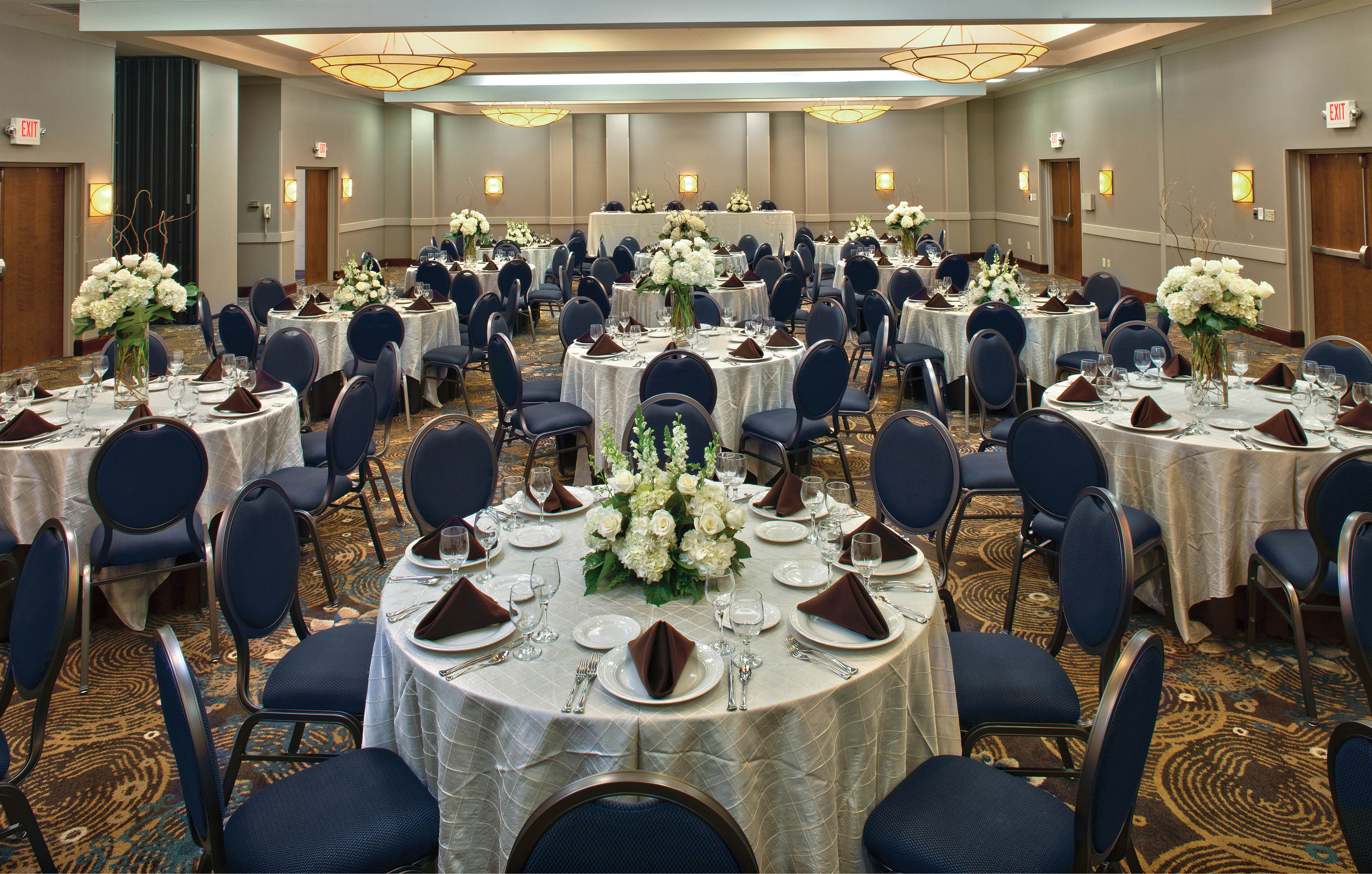 Ballroom Banquet Dining Tables Setup