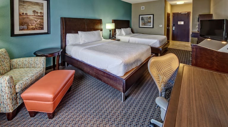 Double Queen Bed Hotel Guestroom