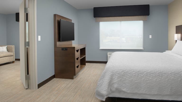 Accessible King Guest Room with HDTV