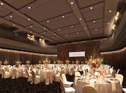 Hilton Banquet Hall with Tables and Chairs