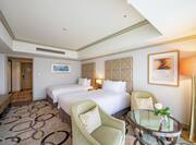 Twin Premium Deluxe Guestroom with Two Beds and Lounge Area