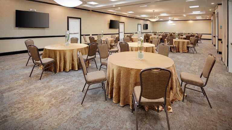 Formal Ballroom For Special Events