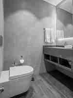 Camera - Bagno con toilette e lavabo