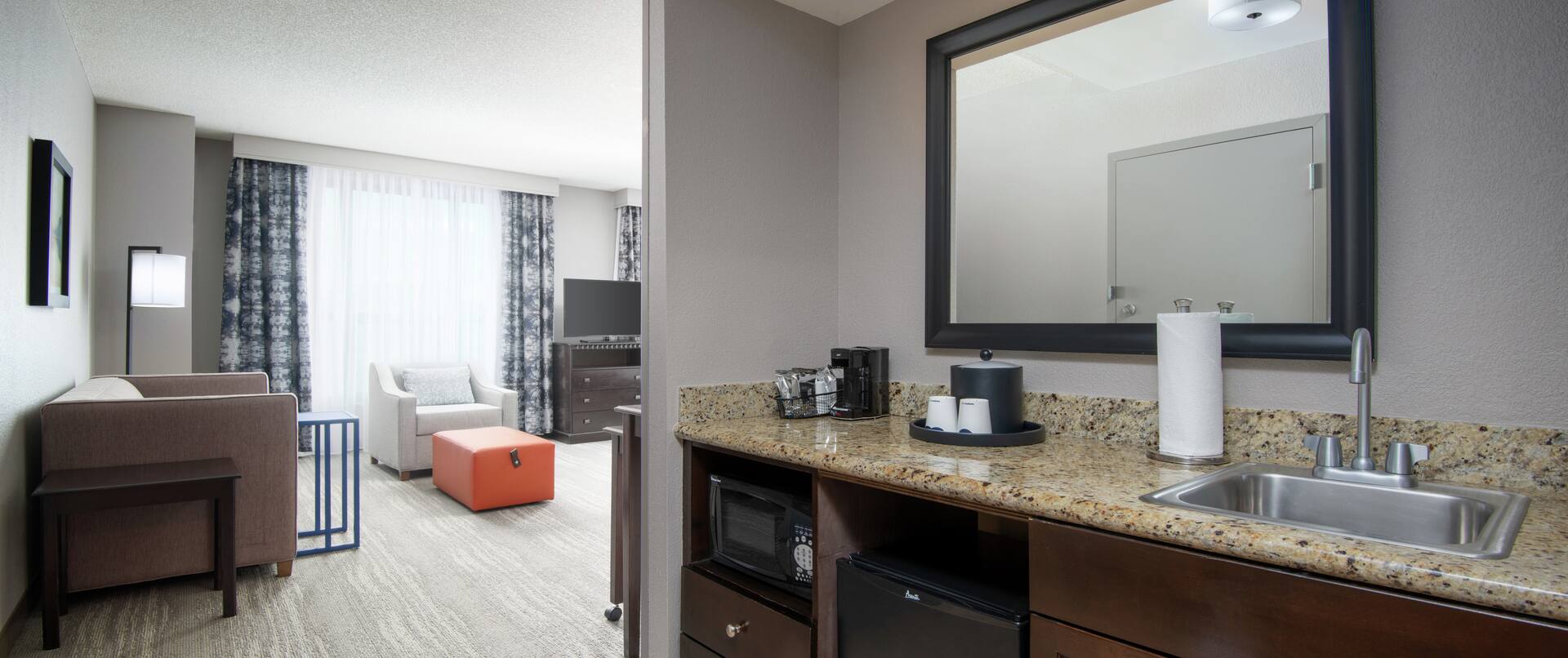 Accessible Wet Bar Suite With Amenities