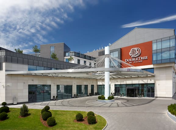 DoubleTree by Hilton Hotel and Conference Centre Warsaw - Image1