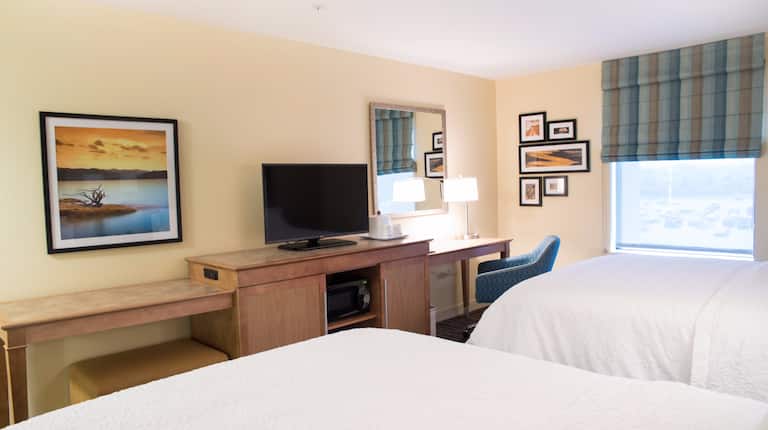 Two Queen Beds Guestroom with HDTV and Work Desk