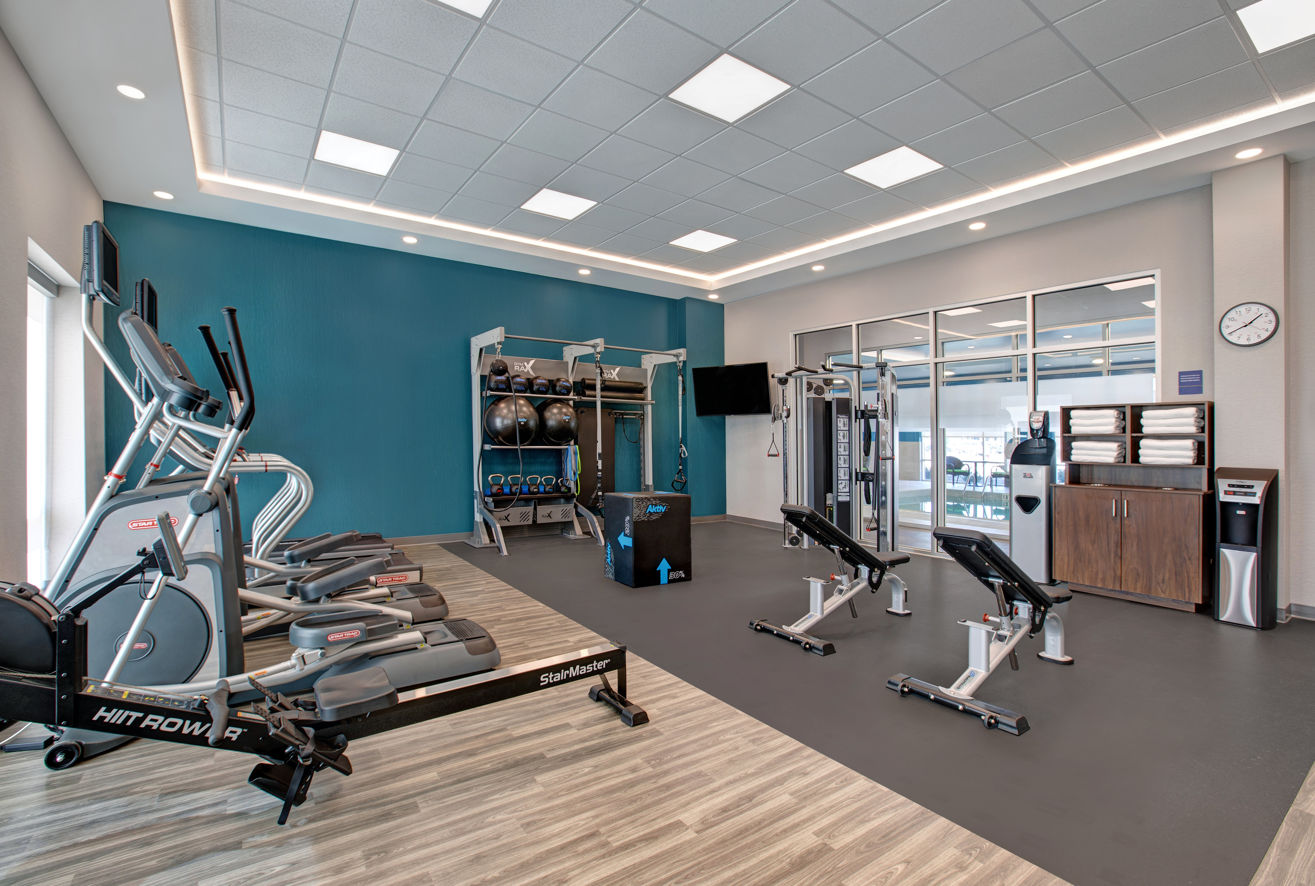 on-site fitness center, work out equipment