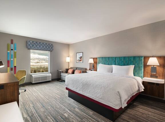 Hampton Inn and Suites by Hilton Kelowna Airport - Image3