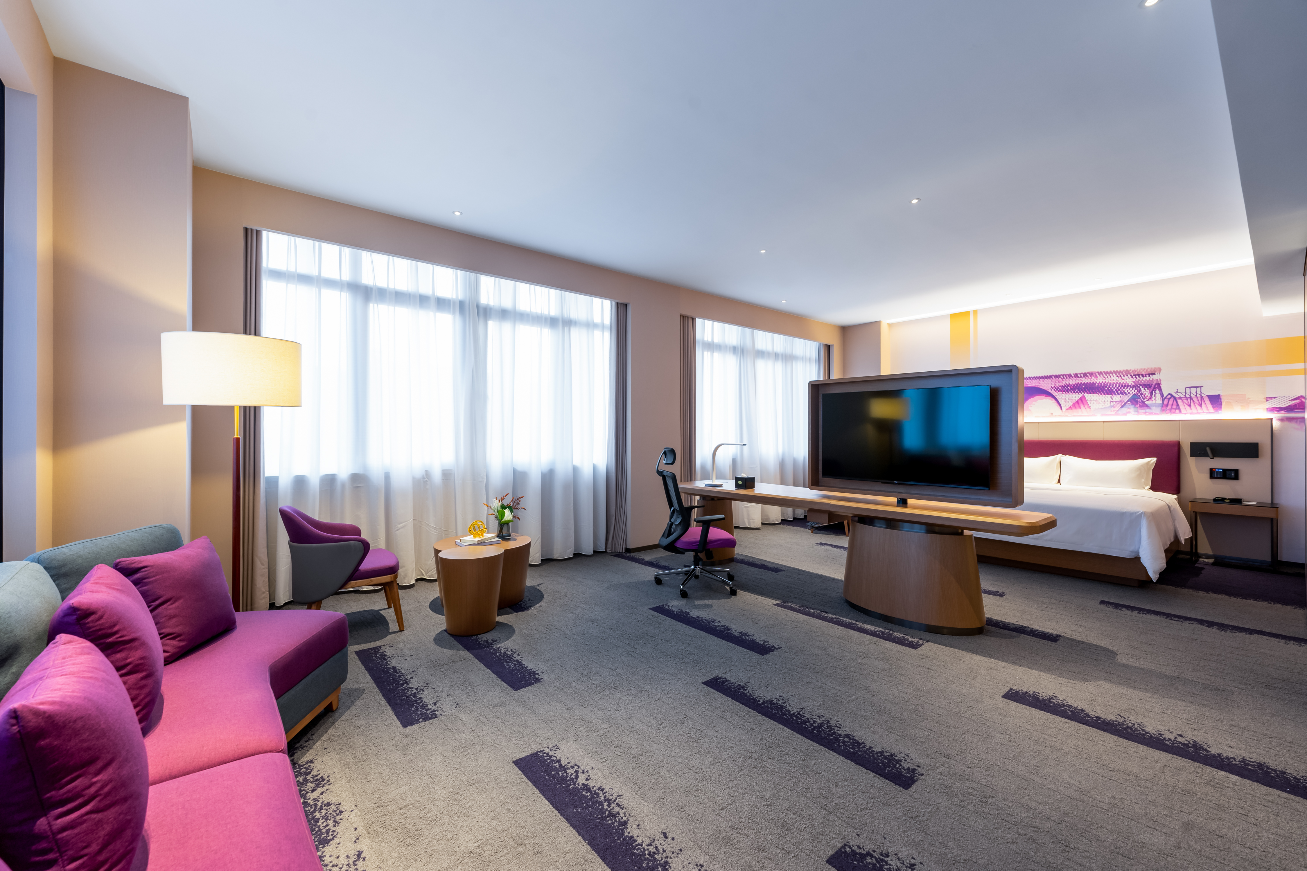 king suite with tv and lounge