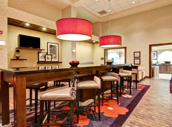 Hampton Inn and Suites by Hilton Red Deer - Image2