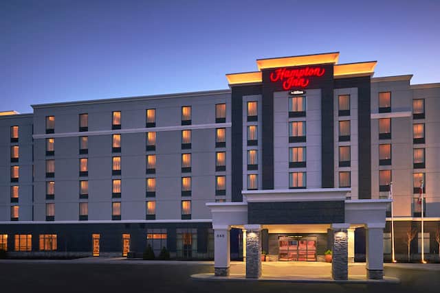 Außenansicht am Abend