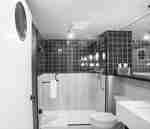 ห้องน้ำพร้อมฝักบัว