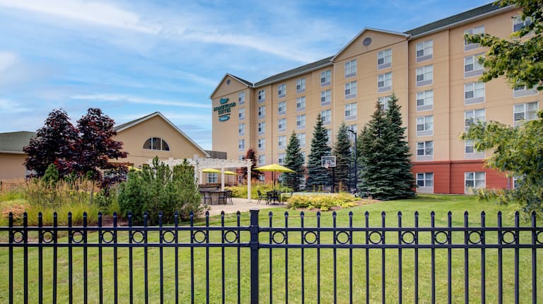 Homewood Suites by Hilton Toronto-Oakville hotel exterior and courtyard