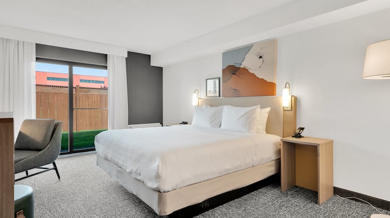 Zimmer mit King-Size-Bett