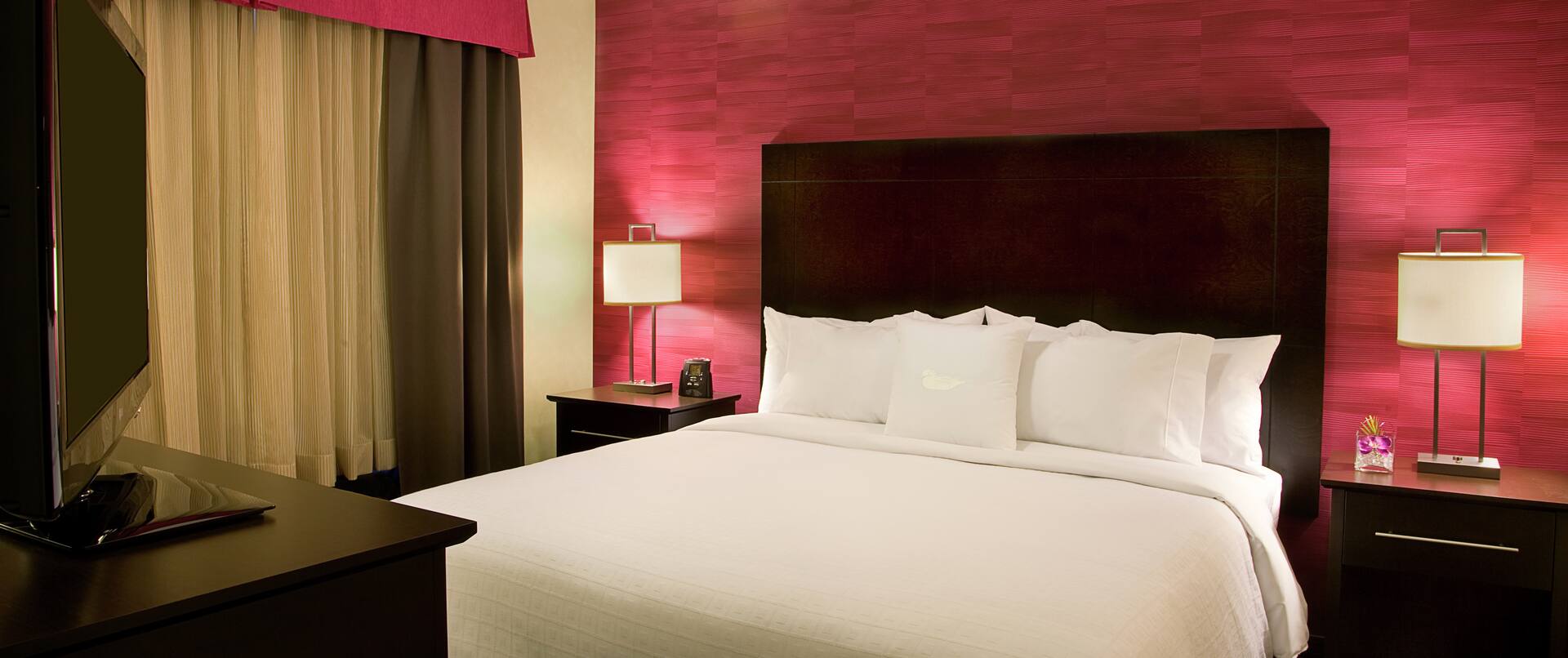 Hôtel Homewood Suites by Hilton Toronto Vaughan, Ontario, Canada - Chambre avec un très grand lit