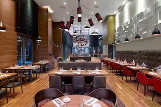 DoubleTree by Hilton Hotel Zagreb, Croatia - Oxbo Urban Bar & Grill