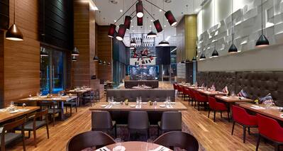 DoubleTree by Hilton Hotel Zagreb, Croatia - Oxbo Urban Bar & Grill